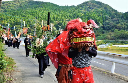 祭りだ！郷に獅子が巡る