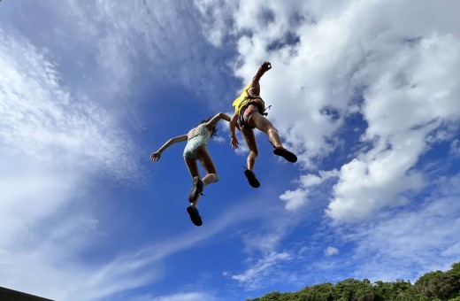 夏空にジャンプ